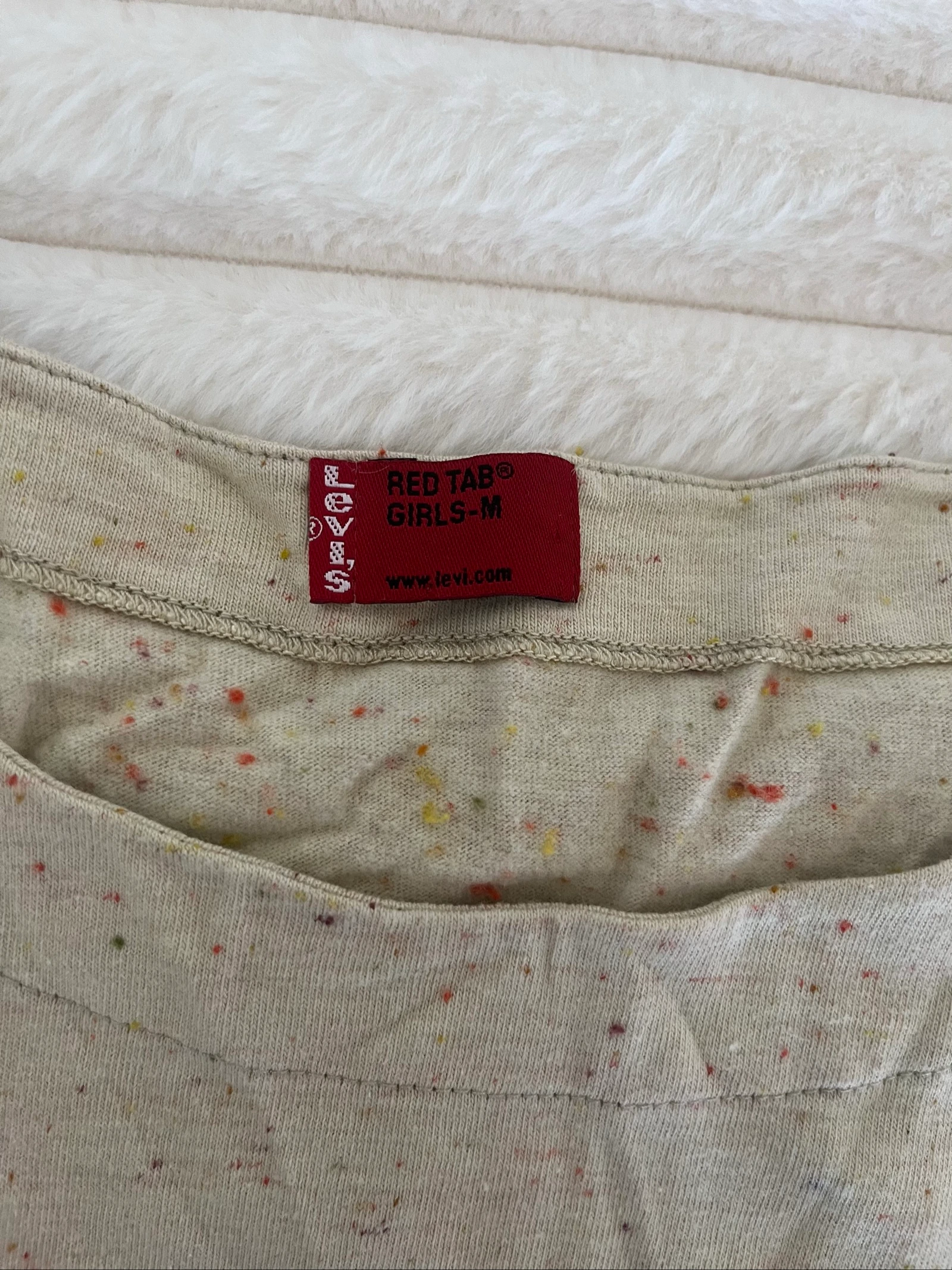 Camiseta Levi’s Red Tab para niña de 10-12 años (M) en muy buen estado – photo 2